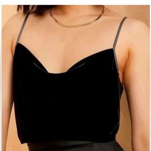 Banana Republic NWT Velvet Cow-Neck Camisole
(s)